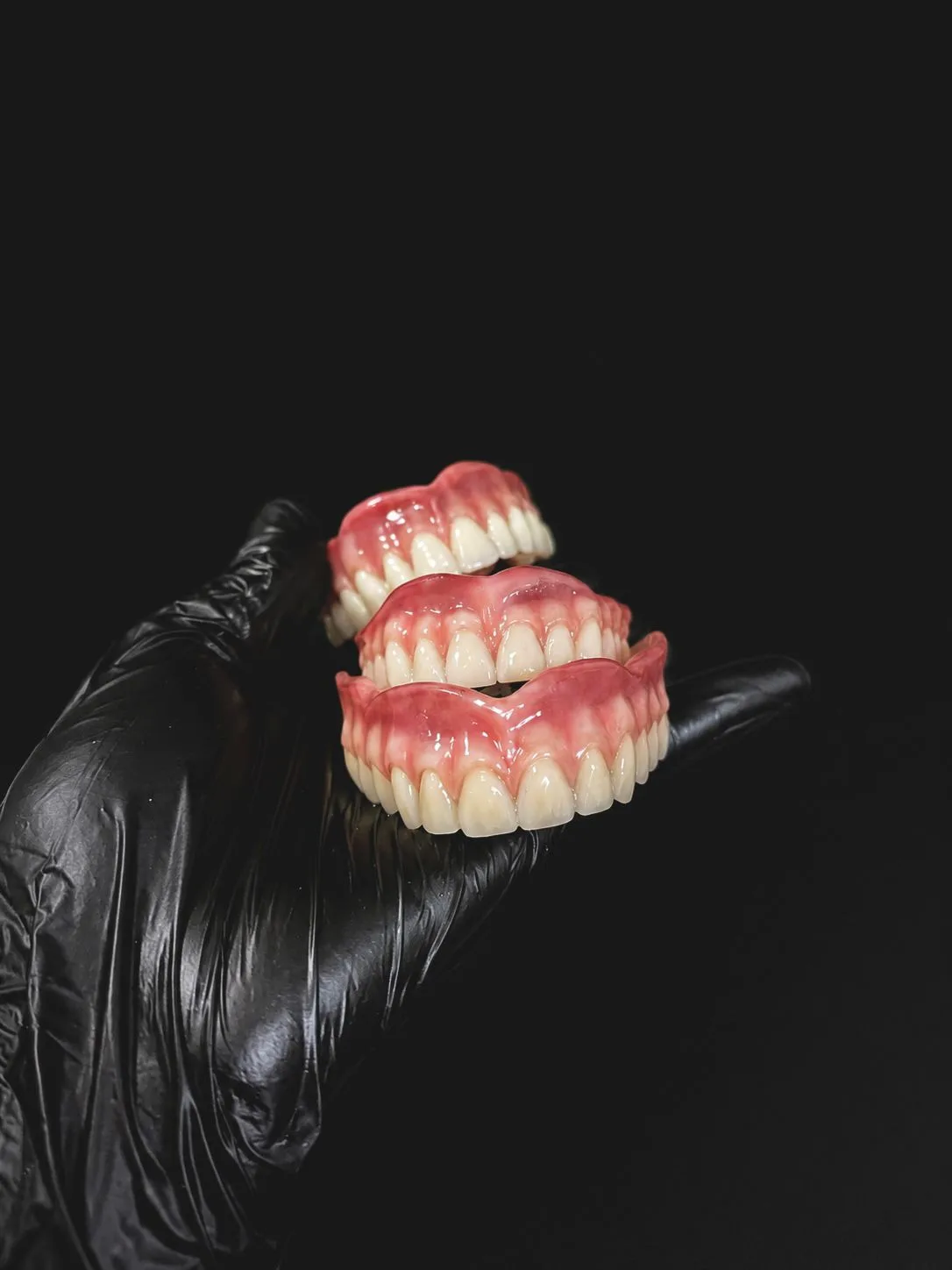 Implantes e Próteses – Dr. Raphael Galvão